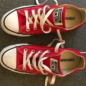 RED CONVERSE